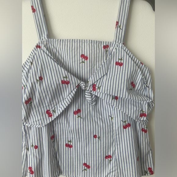 Liberty Love cherry top size medium - Picture 2 of 5